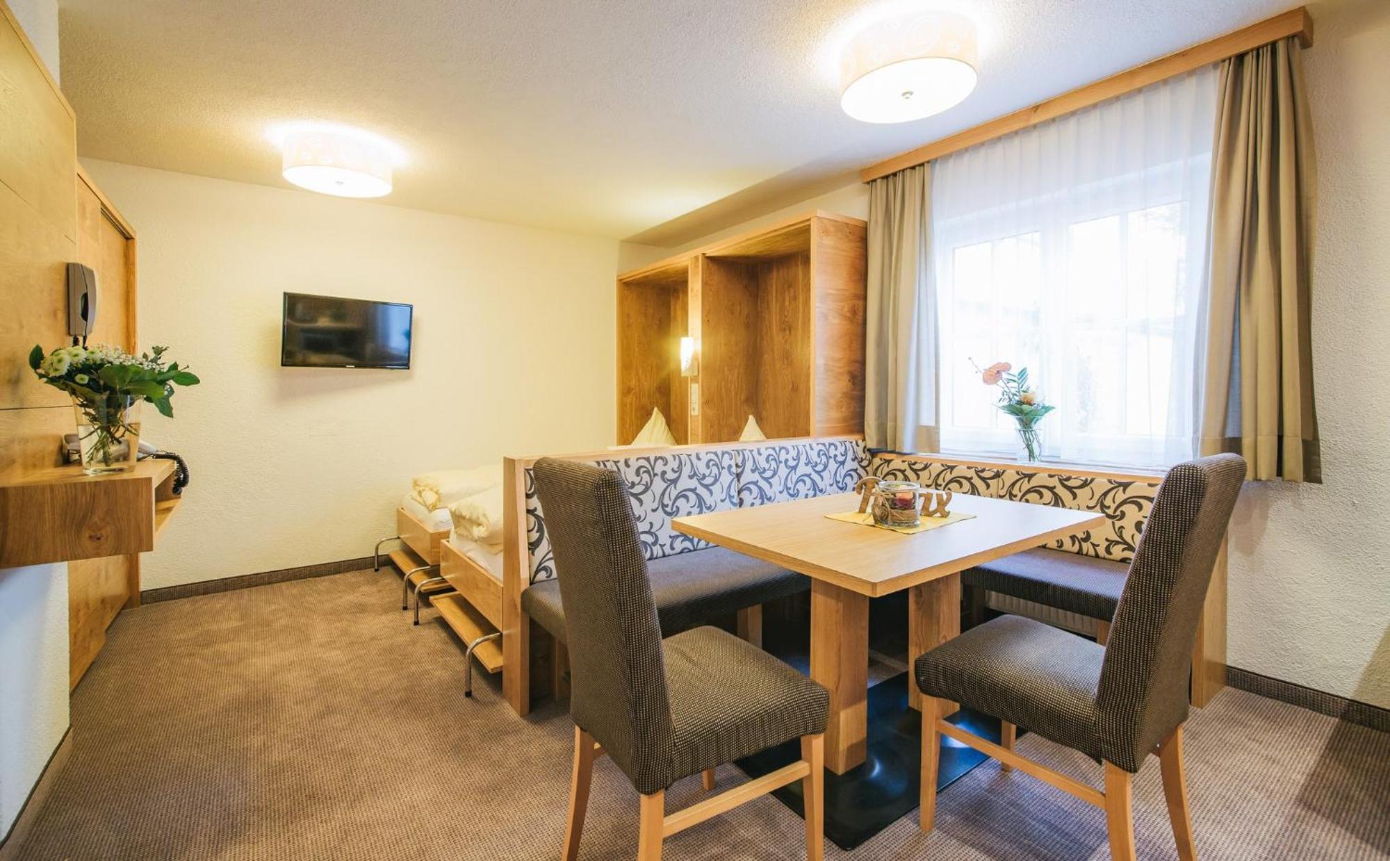 Arlen Lodge Hotel Inkl Premium Karte Im Sommer St. Anton am Arlberg Exterior foto